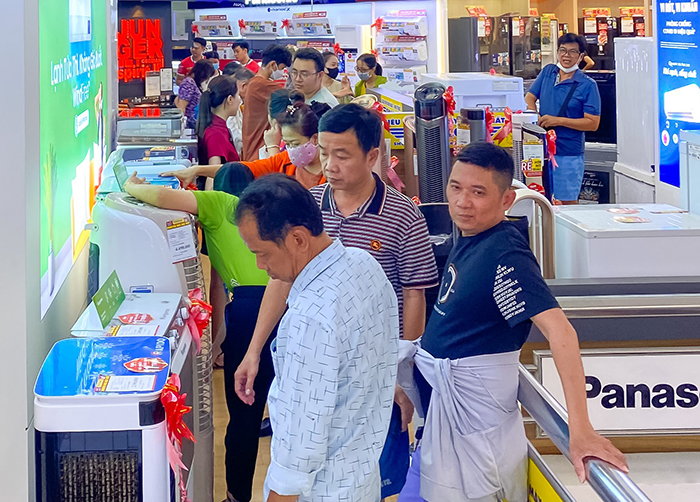 Năm 2025: Ưu tiên tinh gọn bộ máy và “khoán tăng trưởng”