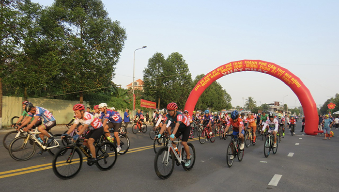 TP.Cần Thơ tổ chức giải Đua xe đạp và Lân sư rồng mừng xuân Ất Tỵ