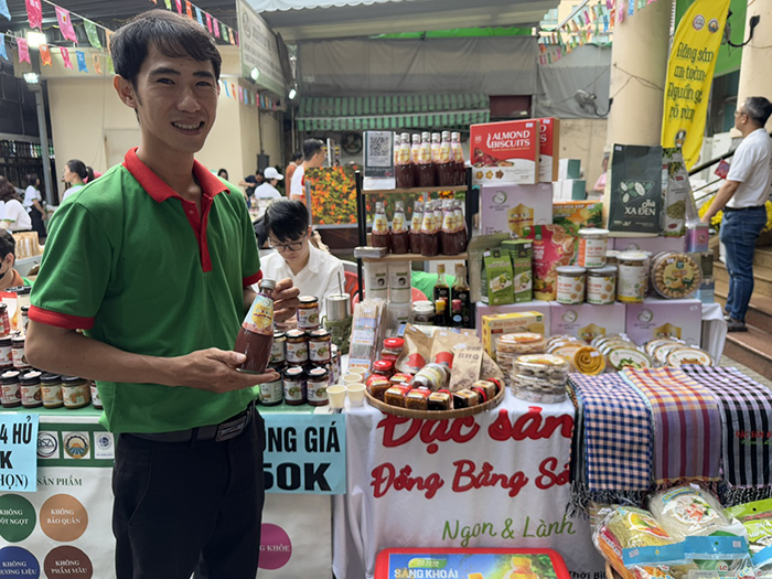 Hơn 1.000 đặc sản hội tụ tại Phiên chợ “Tết xanh – quà Việt” xuân Ất Tỵ 2025