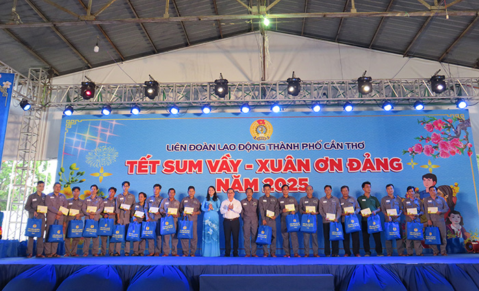 Công đoàn Cần Thơ chăm lo Tết cho công đoàn viên và người lao động