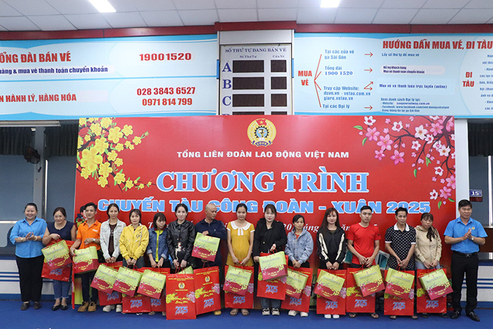 “Chuyến tàu Công đoàn – Xuân 2025” đưa 175 gia đình người lao động về quê đón Tết