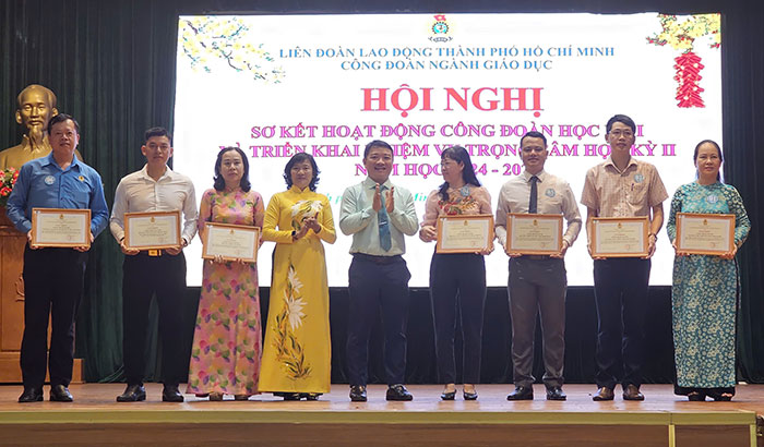 Chăm lo tốt cho nhà giáo, người lao động có hoàn cảnh khó khăn