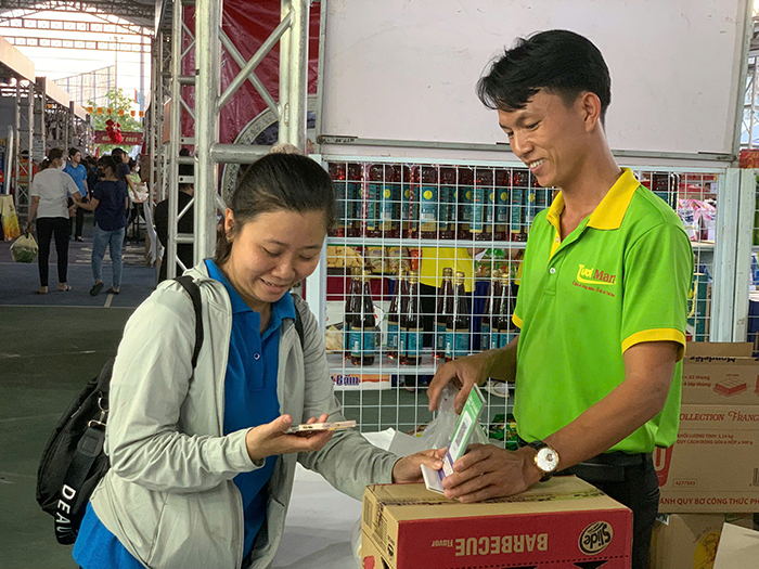 “Ngày hội công nhân – Phiên chợ nghĩa tình” đến với hơn 9.000 công nhân lao động