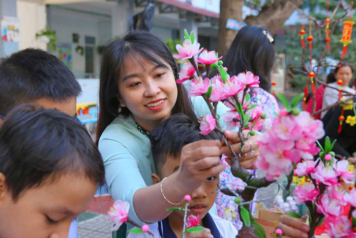 TP.HCM chi quà Tết 1,8 triệu đồng cho mỗi giáo viên