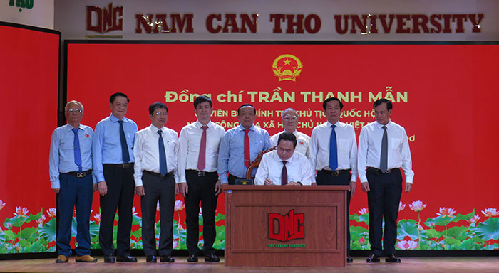 Đại học Nam Cần Thơ: Tiếp tục nâng cao chất lượng đào tạo và đặc biệt quan tâm giáo dục đạo đức cho sinh viên