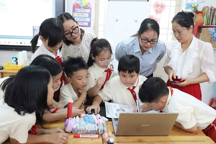 UBND TP.HCM yêu cầu Sở GD-ĐT khẩn trương hoàn thiện dự thảo Nghị quyết về mô hình trường tiên tiến, hội nhập