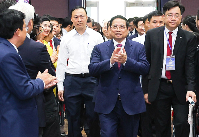 Thủ tướng Phạm Minh Chính: Khẩn trương trình Chính phủ ban hành nghị định về ĐH Quốc gia