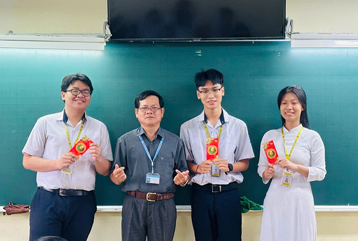 Lời khen ngợi tác dụng nhiều hơn lời trách mắng