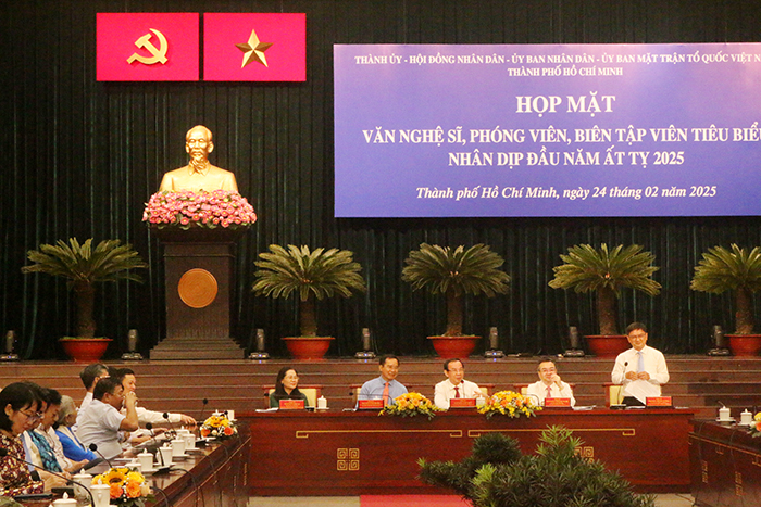 TP.HCM họp mặt văn nghệ sĩ, phóng viên, biên tập viên tiêu biểu