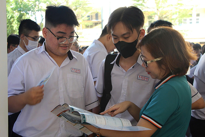 Giám đốc Sở GD-ĐT TP.HCM kiến nghị điều chỉnh kỳ thi tốt nghiệp THPT sớm vào đầu tháng 6