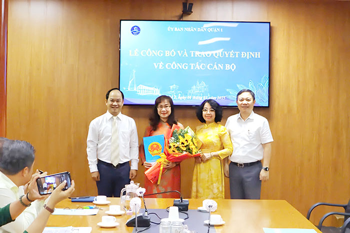 Hiệu trưởng Trường THCS Trần Văn Ơn làm Trưởng phòng GD-ĐT quận 1