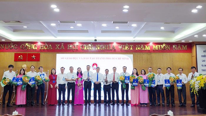 Bà Lâm Hồng Lãm Thúy làm Trưởng phòng Giáo dục phổ thông Sở GD-ĐT TP.HCM