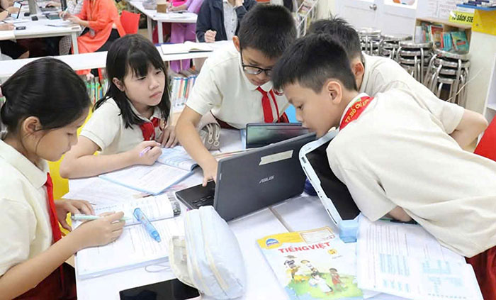 Thầy đổi mới qua từng bài giảng, trò hạnh phúc trong từng tiết học