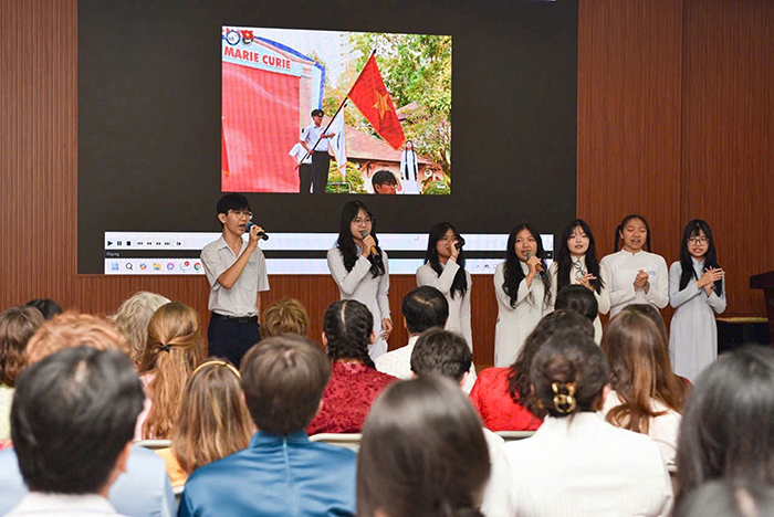 Giáo viên Pháp “đặt hàng” dạy lịch sử Việt Nam cho… học sinh Pháp