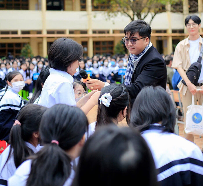 Phụ huynh cho con đủ niềm tin, sức mạnh trước những áp lực thi cử