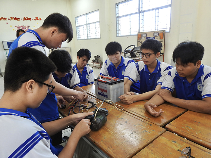 Cơ hội nào cho lao động khi ngành công nghiệp ô tô chuyển mình