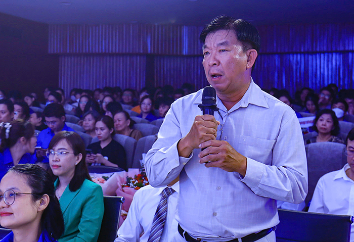 Hành trình của người thầy thuốc nặng tình với xã đảo