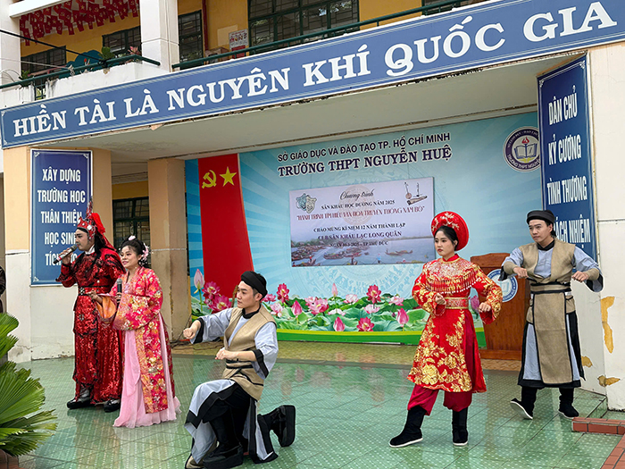 Học sinh khám phá vùng đất Nam bộ qua nghệ thuật truyền thống