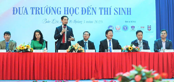 Lâm Đồng: Gần 2.000 học sinh tham dự “Chương trình tư vấn mùa thi” năm 2025