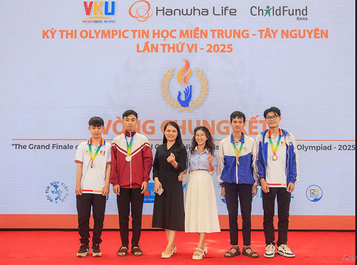 Lâm Đồng: Đoạt giải vàng tin học miền Trung – Tây Nguyên