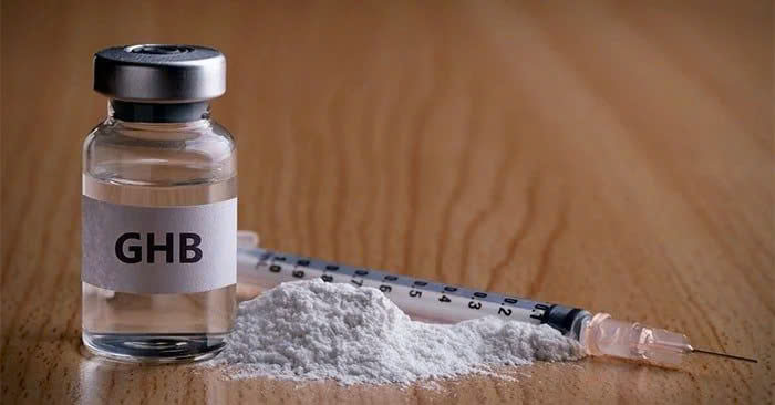 2 thanh niên nhập viện do ngộ độc “ma túy  nước biển”