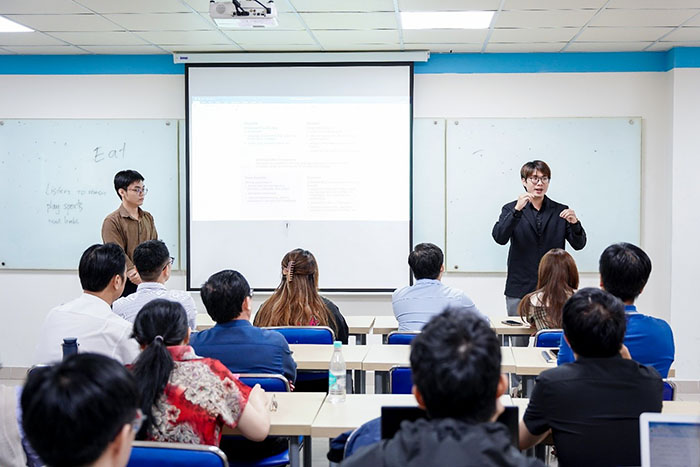 Thạc sĩ quan hệ công chúng UEF dành cho học viên nâng tầm ứng dụng truyền thông