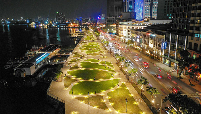 Lắp đặt 18 khẩu pháo tại Công viên Bến Bạch Đằng mừng dịp kỷ niệm 30-4