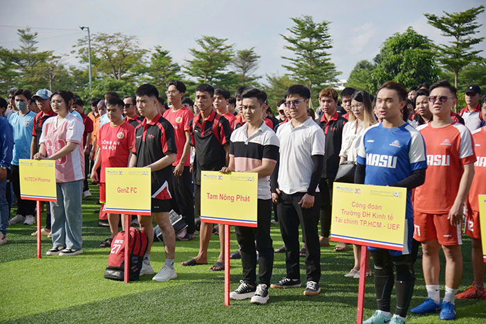 Hàng trăm cầu thủ tranh đấu Giải bóng đá “Hutech Alumni Football 2025”