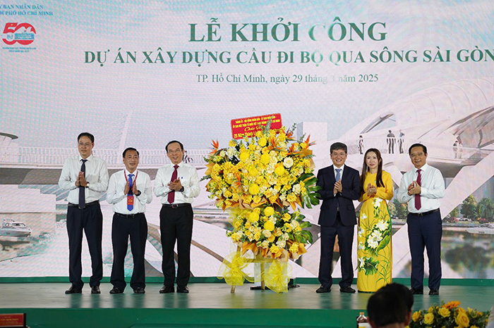 TP.HCM khởi công cầu đi bộ qua sông Sài Gòn 