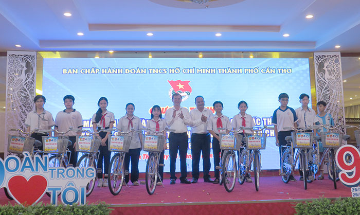 Tỏa sáng sức trẻ Tây Đô qua các thời kỳ