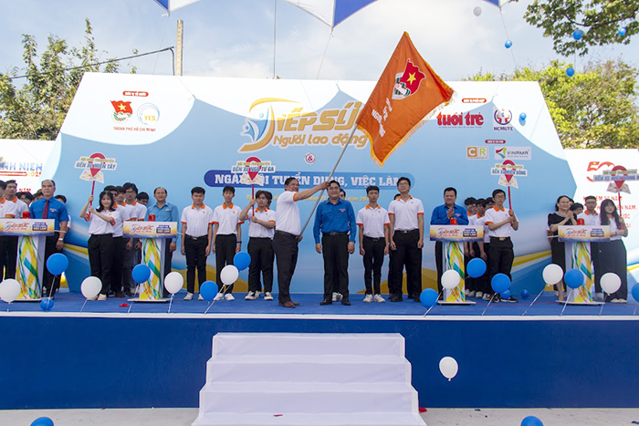 TP.HCM ra quân “Tiếp sức người lao động”