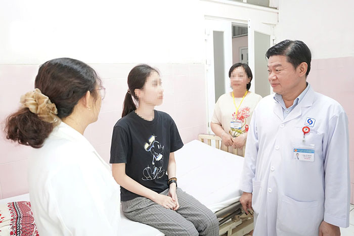 TP.HCM: Bé gái 14 tuổi được chẩn đoán viêm não tự miễn, phục hồi tốt sau điều trị