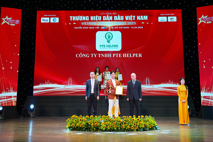 PTE HELPER tiếp tục được vinh danh ở Top 10 Thương hiệu Giáo dục Dẫn đầu 3 năm liền