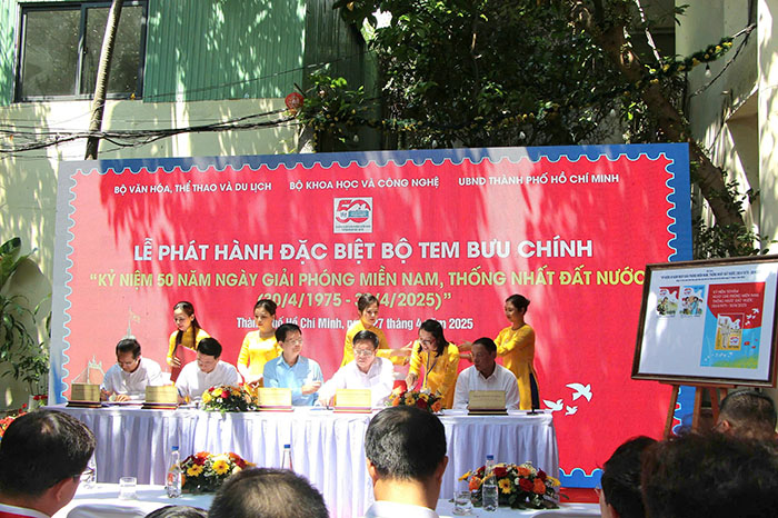 Phát hành đặc biệt Bộ tem bưu chính “Kỷ niệm 50 năm Ngày Giải phóng miền Nam, thống nhất đất nước”