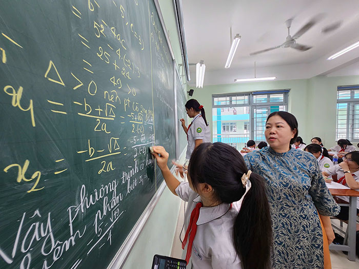 Giám đốc Sở GD-ĐT TP.HCM yêu cầu trường hạn chế giáo viên đi nước ngoài vào tháng 6