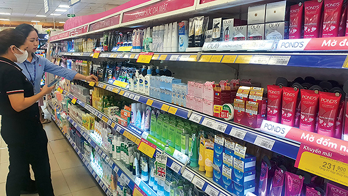 Đừng để trang điểm hủy hoại làn da