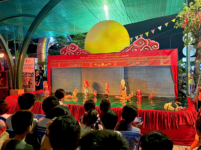 Lan tỏa nghệ thuật múa rối nước đến học sinh