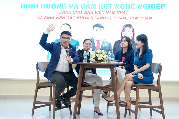 Chọn học kiểm toán theo chương trình thực chiến cùng chính sách học phí ổn định