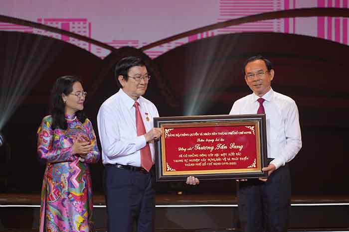 Tôn vinh những gương mặt tiêu biểu trong 50 năm phát triển TP.HCM