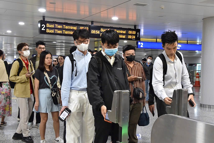 TP.HCM tăng cường Metro và xe buýt phục vụ người dân dịp lễ 30-4