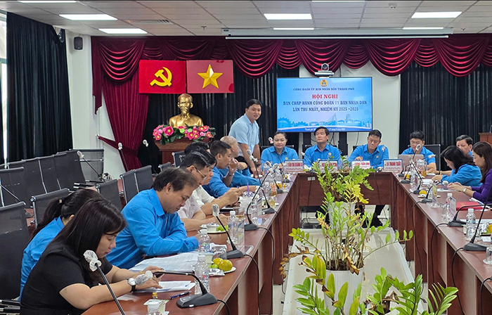 Công đoàn UBND TP đẩy mạnh thực hiện các công trình chào mừng kỷ niệm 50 năm thống nhất đất nước