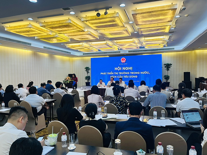 Tìm giải pháp đẩy mạnh phát triển thị trường trong nước, kích cầu tiêu dùng