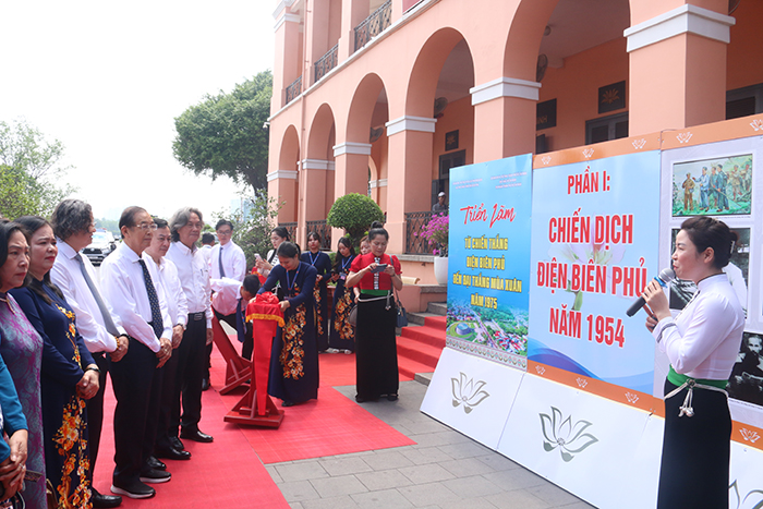 Nhìn lại từ chiến thắng Điện Biên Phủ đến đại thắng mùa Xuân năm 1975 cùng hình tượng Bác Hồ