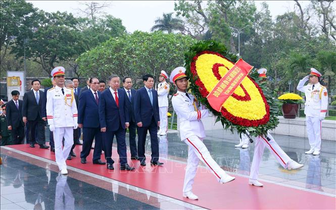 Lãnh đạo Đảng, Nhà nước vào Lăng viếng Chủ tịch Hồ Chí Minh