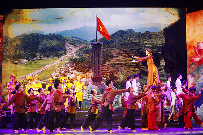 Tổng thể lễ kỷ niệm 50 năm Ngày Giải phóng miền Nam