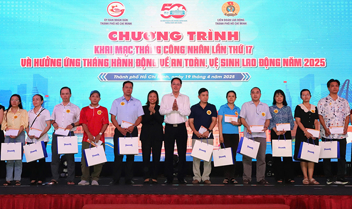 Khai mạc Tháng Công nhân và phát động Tháng hành động về an toàn, vệ sinh lao động