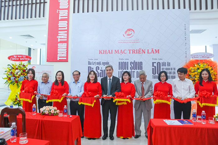 Nhìn lại lịch sử qua “Non sông liền một dải”