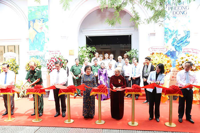 Triển lãm “Hành trình Huỳnh Phương Đông”
