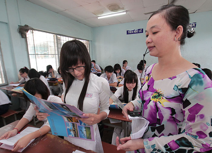 Thuận lợi, hiệu quả khi giáo viên chấm bài thi tại trường