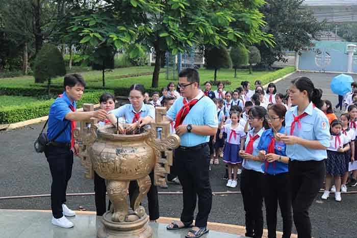 Bài học lớn dành cho học sinh về lòng tri ân